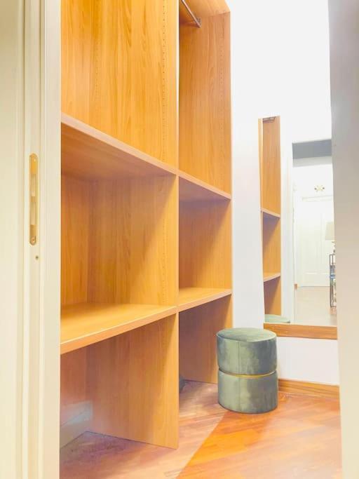 Re Gallo Luxury Apartment Plebiscito In Via Chiaia Наполи Екстериор снимка