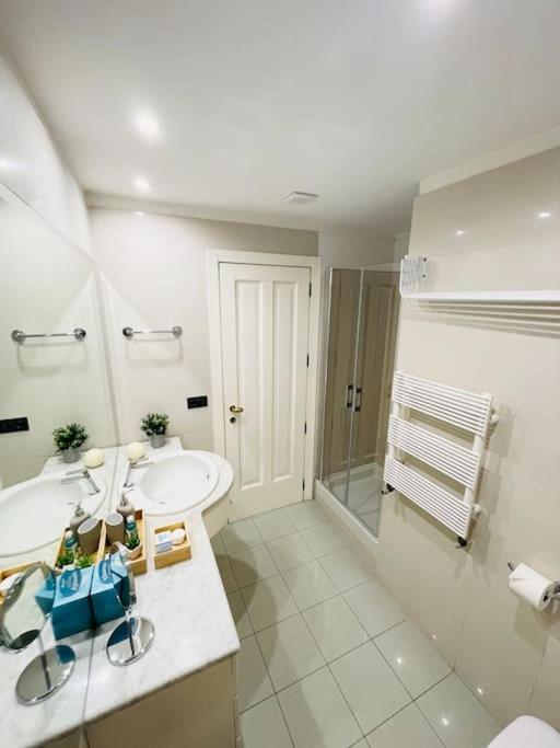 Re Gallo Luxury Apartment Plebiscito In Via Chiaia Наполи Екстериор снимка