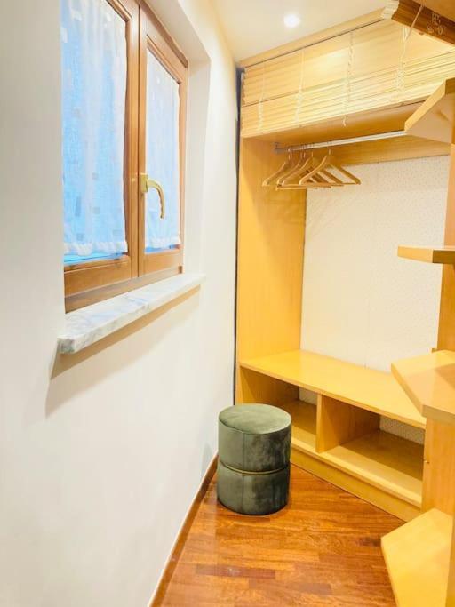 Re Gallo Luxury Apartment Plebiscito In Via Chiaia Наполи Екстериор снимка