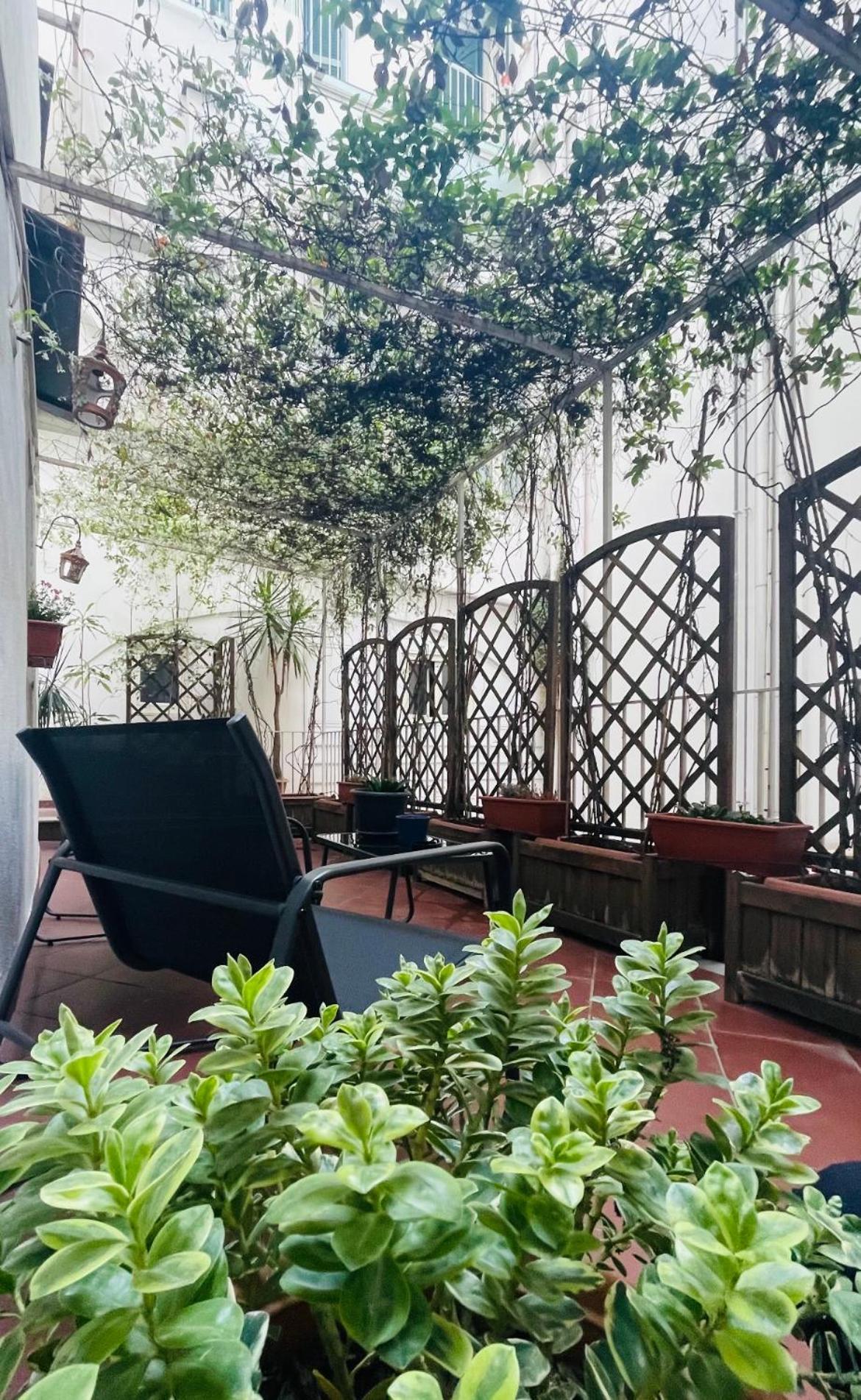 Re Gallo Luxury Apartment Plebiscito In Via Chiaia Наполи Екстериор снимка